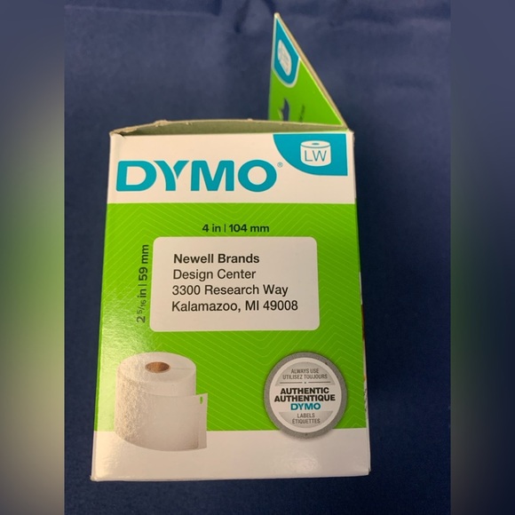 DYMO Shipping Label Roll. 300 labels in a roll. NIB - Picture 2 of 2